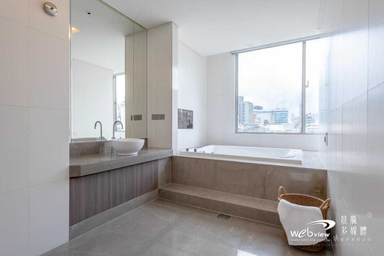 玩行旅台北館 Hotel Taipei Exterior photo