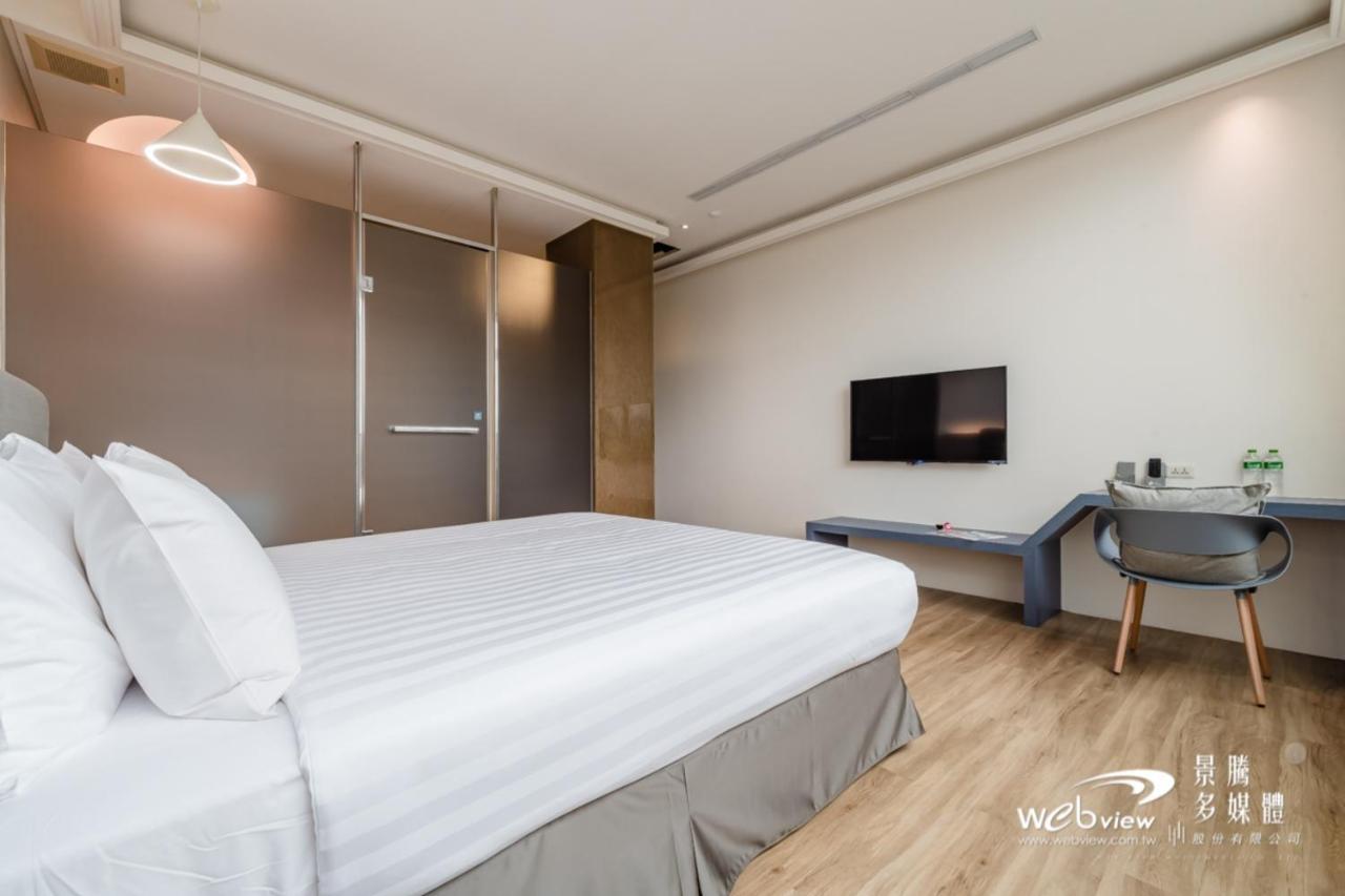 玩行旅台北館 Hotel Taipei Exterior photo